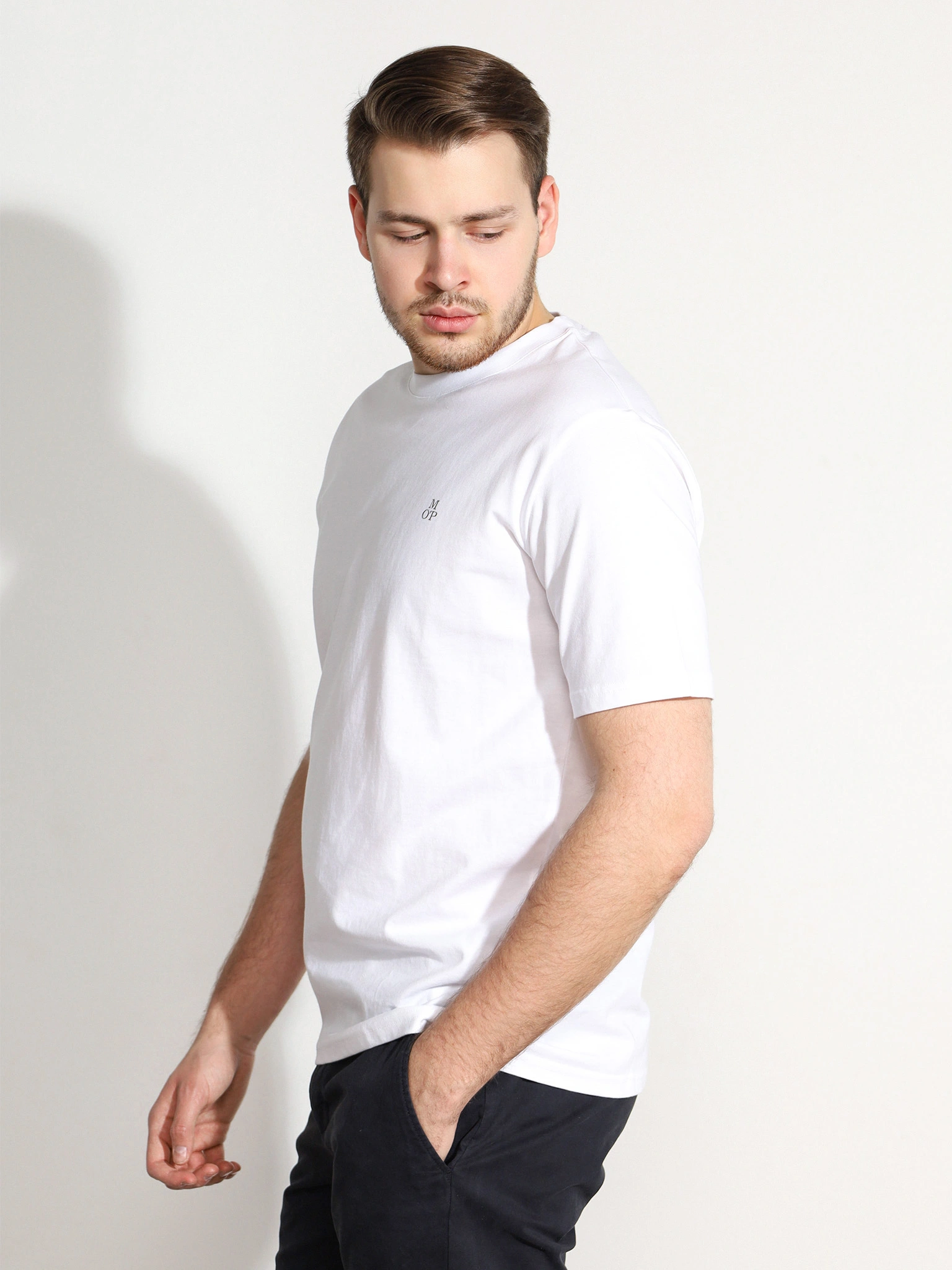 Футболка белого цвета из хлопка